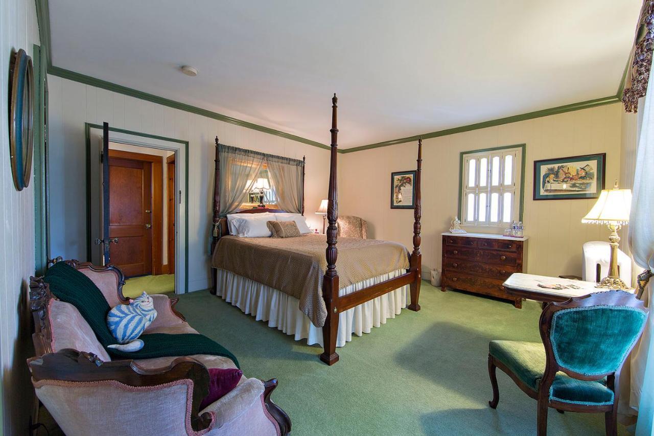 Rosewood Inn Корнинг Экстерьер фото
