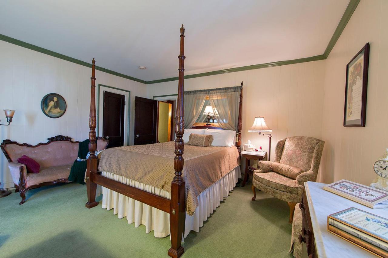 Rosewood Inn Корнинг Экстерьер фото